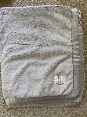 LITTLE GIRAFFE Grey Chenille Baby & Toddler Blanket Blanket